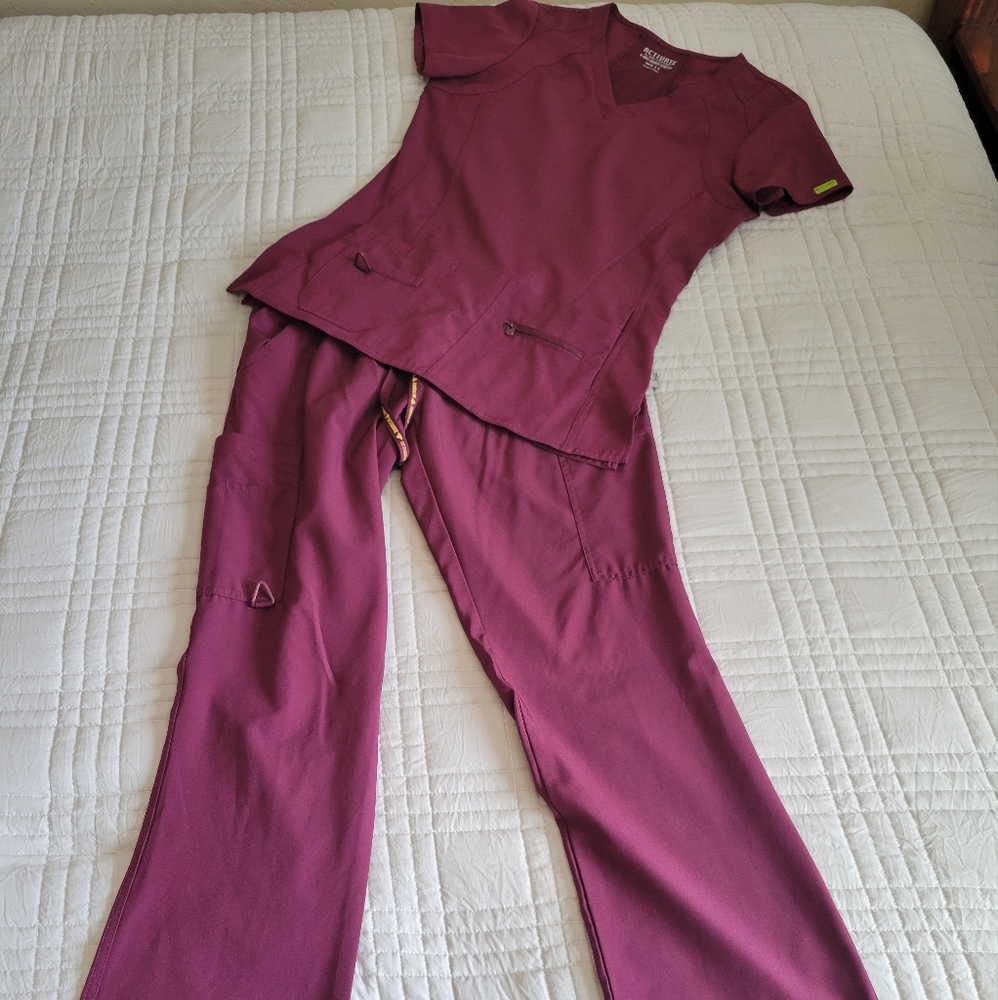 MedCouture Activate scrub set